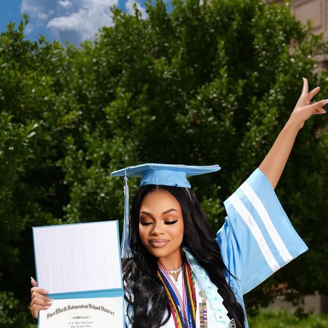 Graduation portrait by Mel